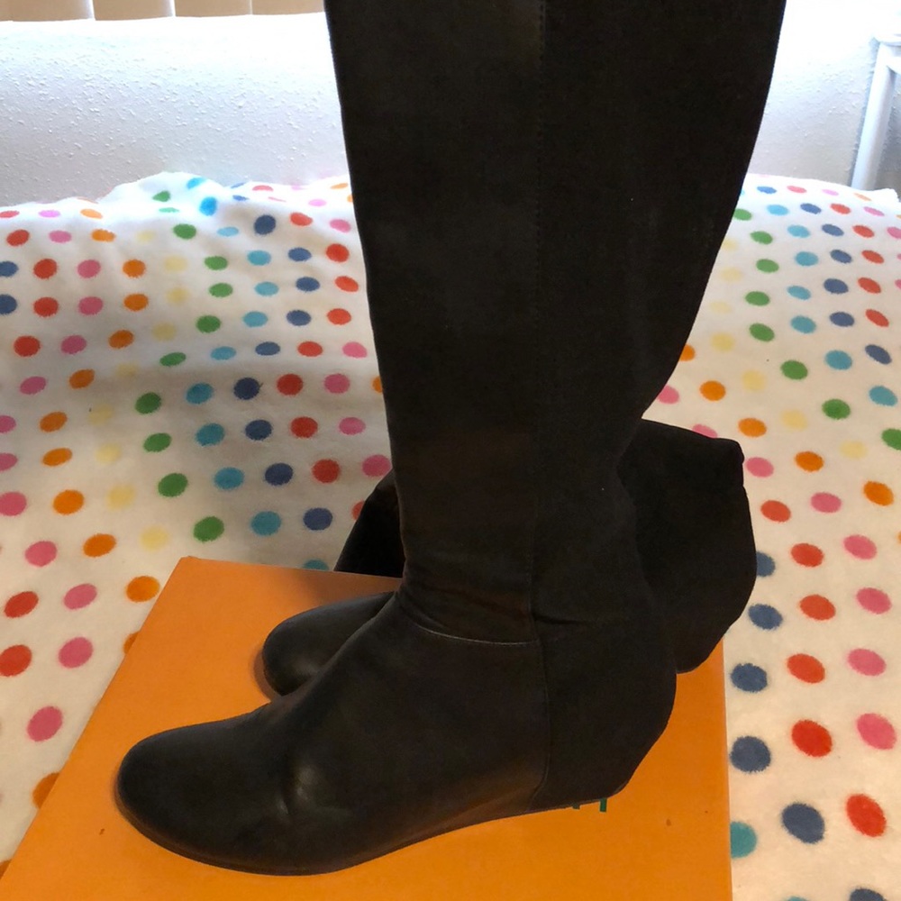 Black wedge boots